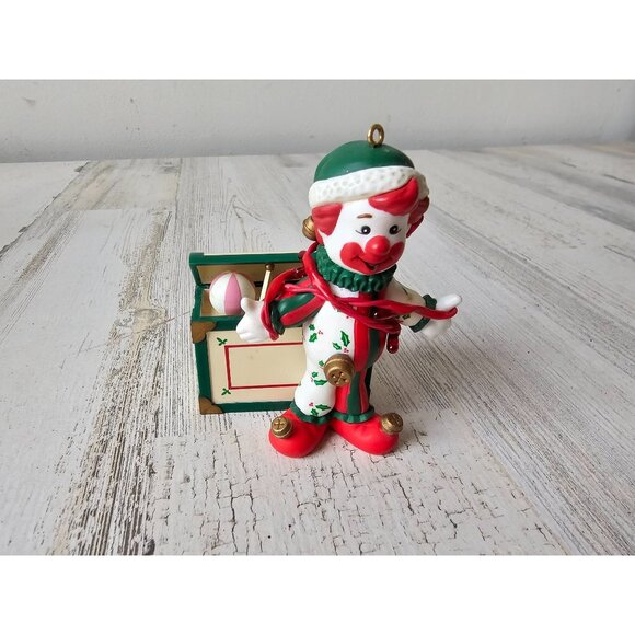 Vintage House of Lloyd clown toy chest ornament Xmas vintage 1992 as is - Picture 1 of 6